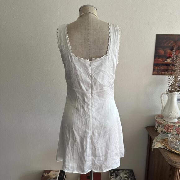 Princess Polly white silky square neck dress - Picture 5 of 7